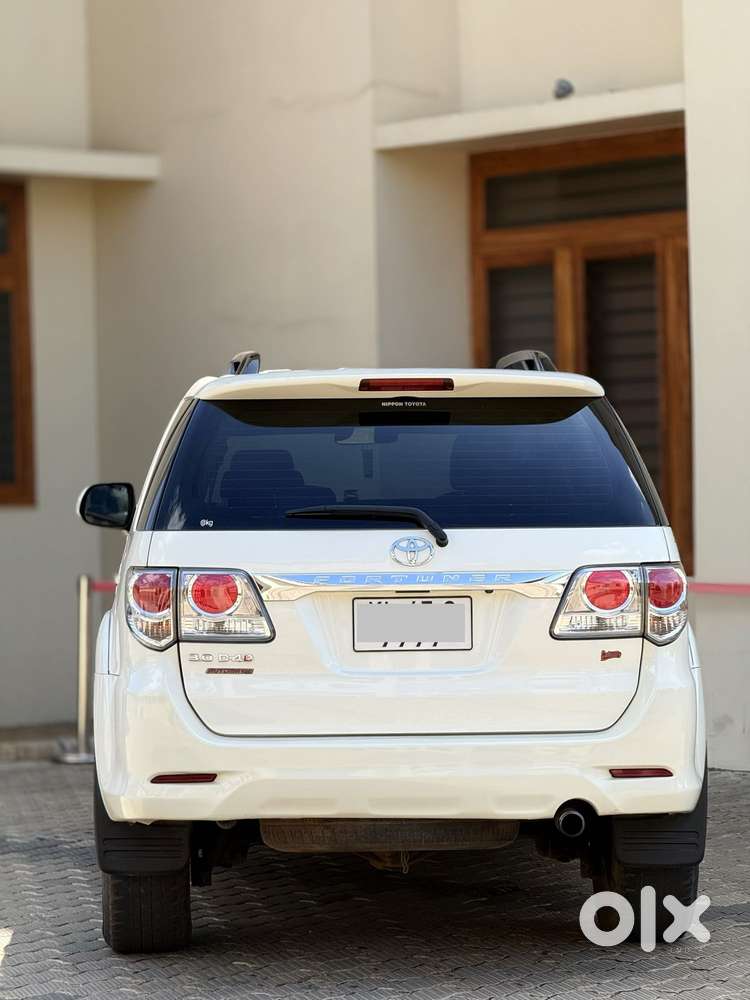 Toyota Fortuner 3.0 4x2 Automatic, 2013