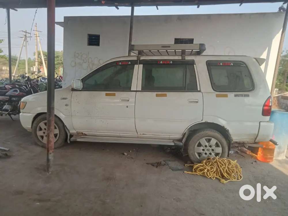 Chevrolet Tavera 2015 Diesel 300000 Km Driven