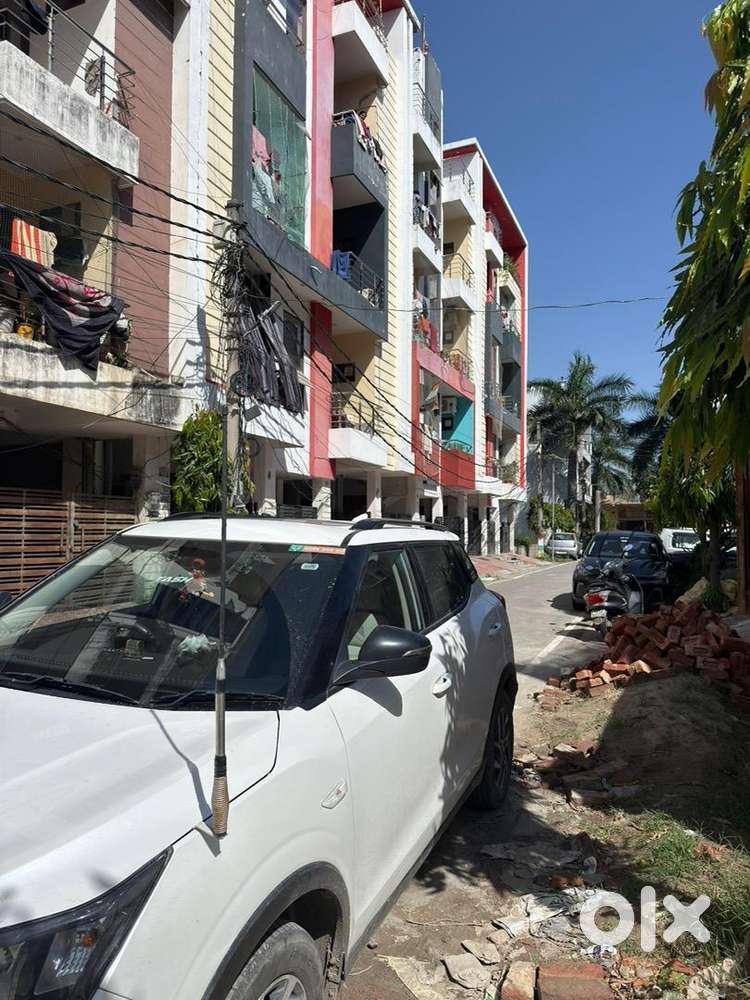 Mahindra Xuv300 2024 Diesel Well Maintained