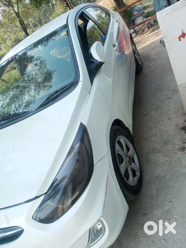 Hyundai Verna 2012 Diesel 184000 Km Driven Well Condition