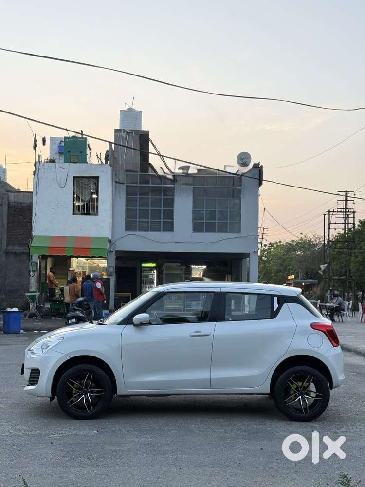 Maruti Suzuki Swift Vxi Optional, 2021, Petrol