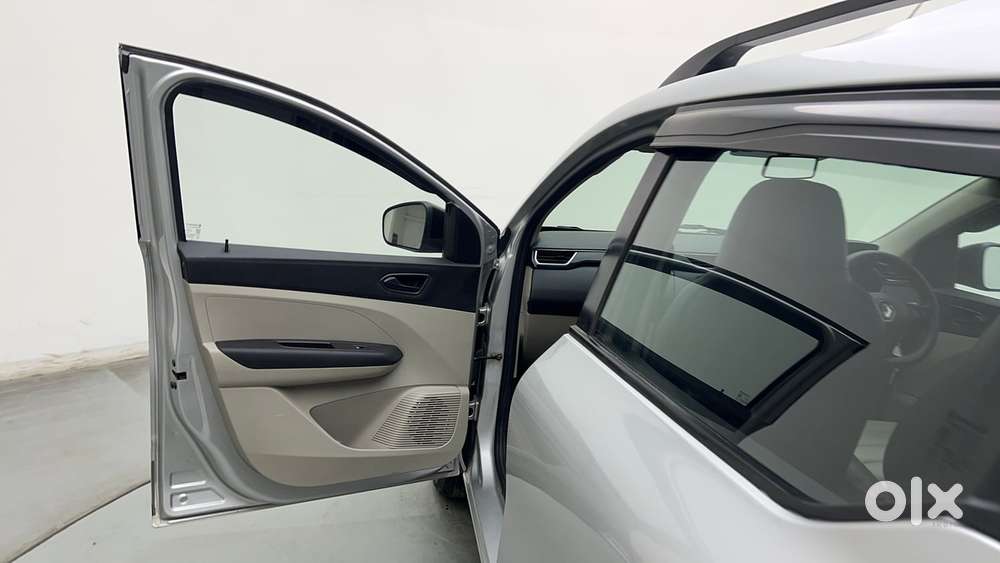 Renault Triber Rxt, 2022, Petrol