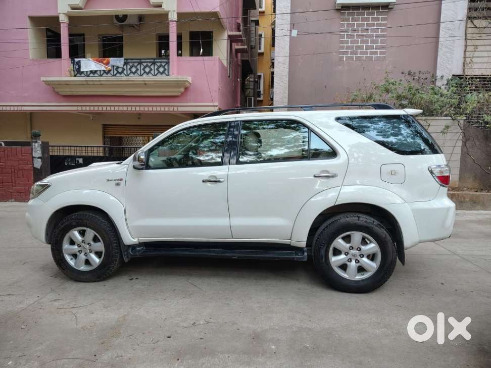 Toyota Fortuner 3.0 4x4 Manual, 2011, Diesel