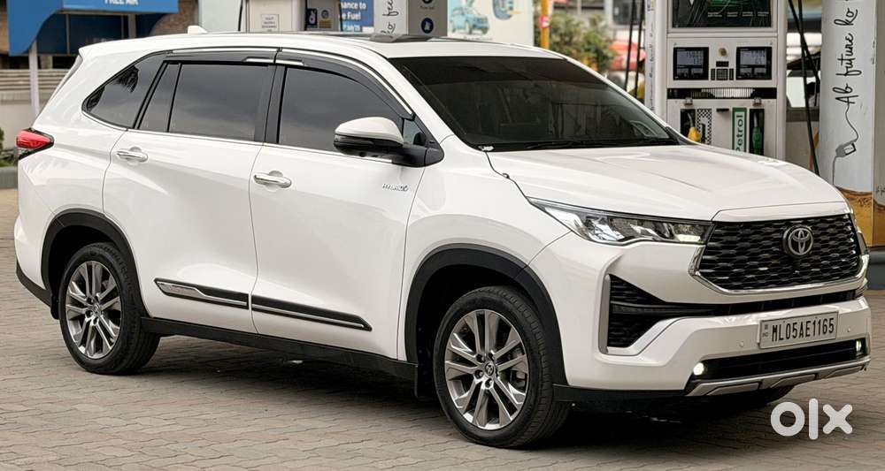 Toyota Innova Hycross 2.0 Zx Hybrid 7 Str, 2023, Petrol