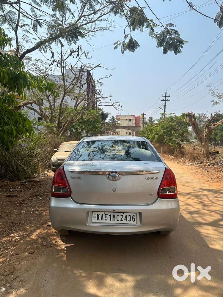 Toyota Etios V 2nd Owner Petrol For Sale