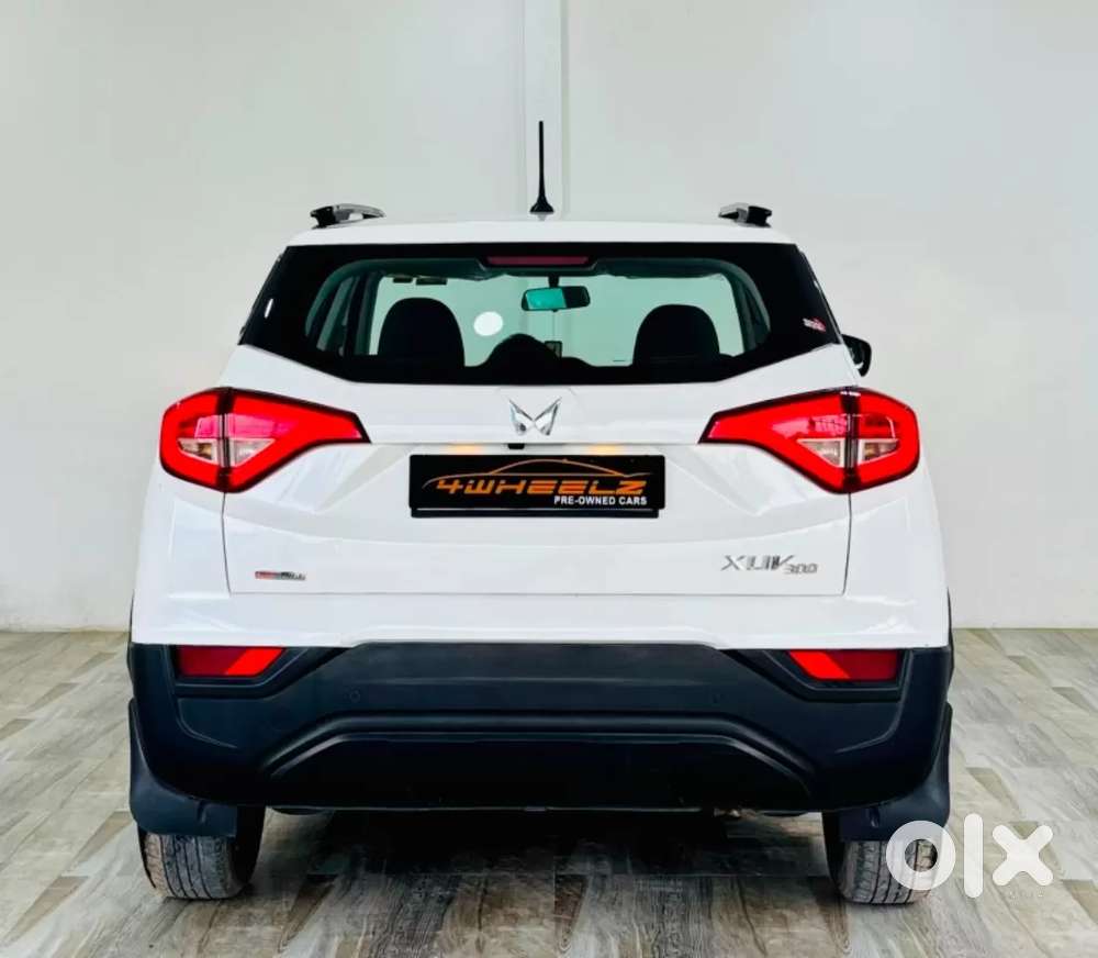 Mahindra Xuv300 1.2 W6 Amt Petrol, 2023, Petrol