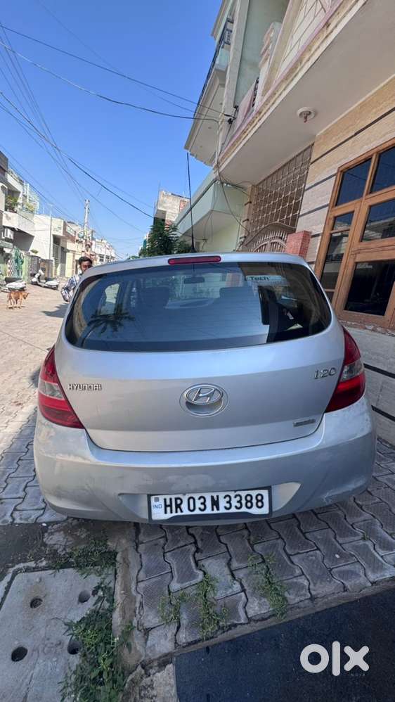 Hyundai I20 Sportz Petrol 2011