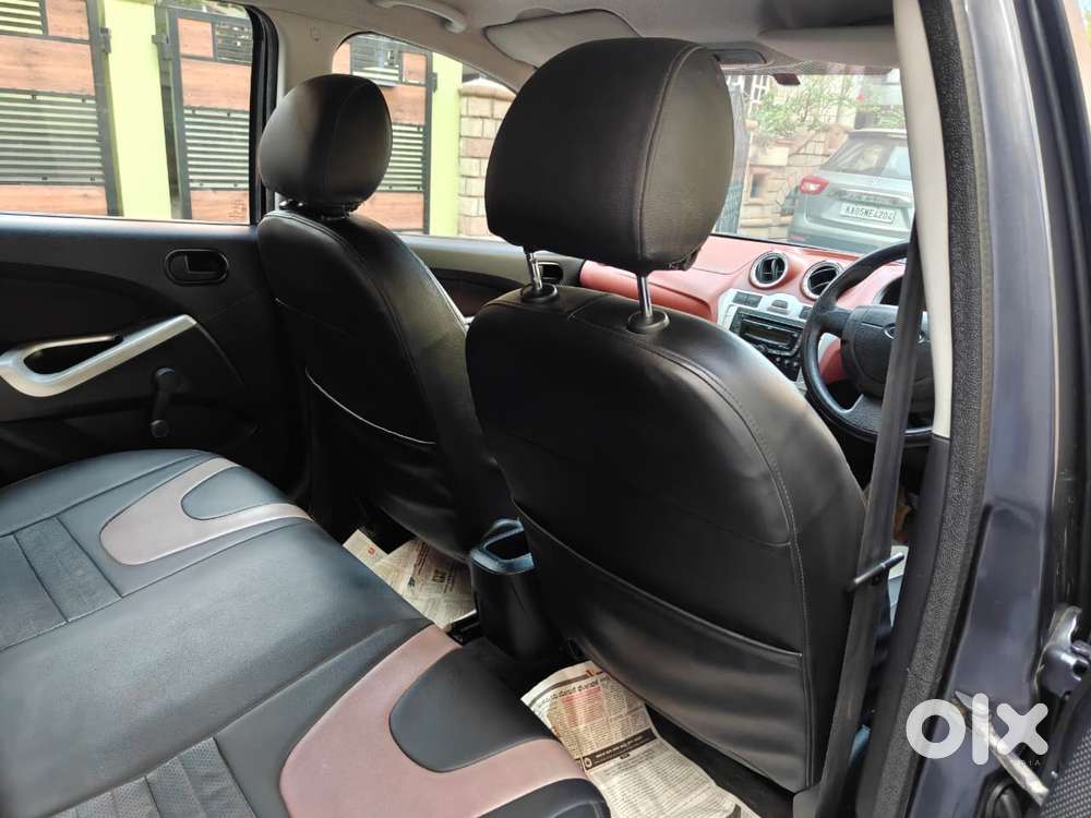 Ford Figo 2010-2012 Petrol Titanium, 2011, Petrol