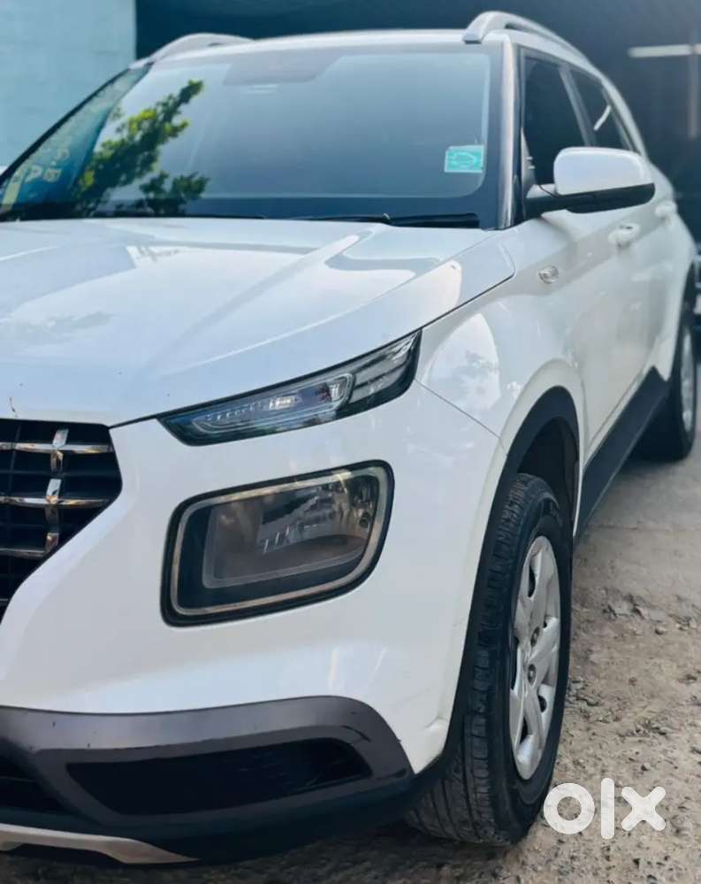 Hyundai Venue 2020 Petrol Well Maintained