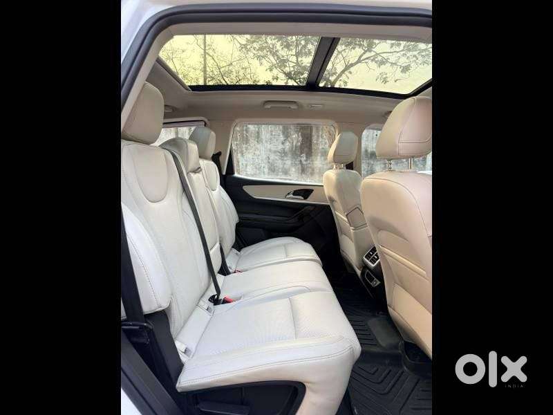 Mahindra Xuv700 2.2 Ax 7 Diesel At Str, 2023, Diesel