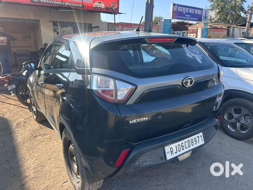 Tata Nexon (petrol/cng)