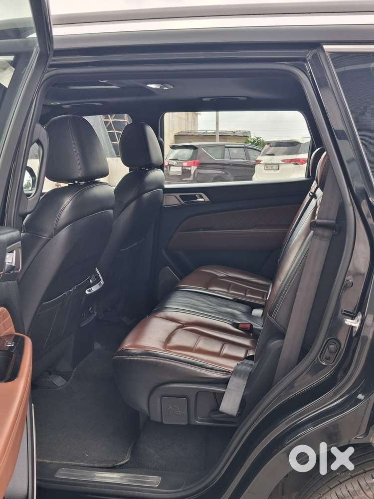 Mahindra Alturas G4 4wd At, 2021, Diesel