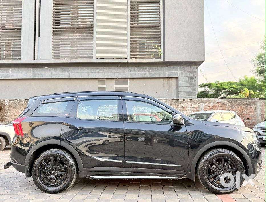 Mahindra Xuv700 2.2 Ax 7 Diesel At Luxury Pack Str Awd, 2025, Diesel