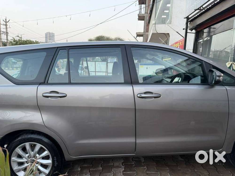 Like Brand New – 2025 Regd Toyota Innova Crysta Gx+7s (captain Seats)