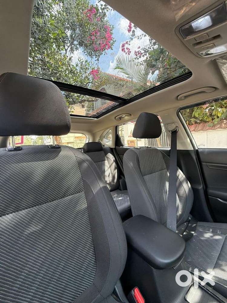 Kia Seltos Htk Plus (o) Ivt 1.5 Petrol-like New  8 Months Old