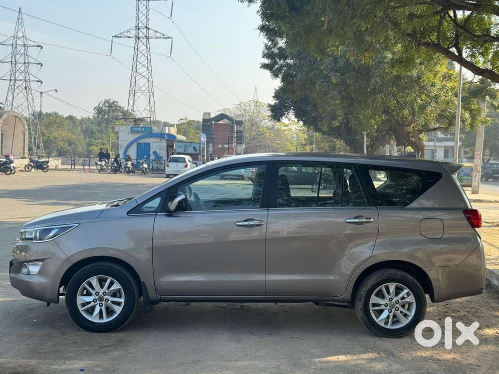 Toyota Innova Crysta 2.4 V, 2017, Diesel
