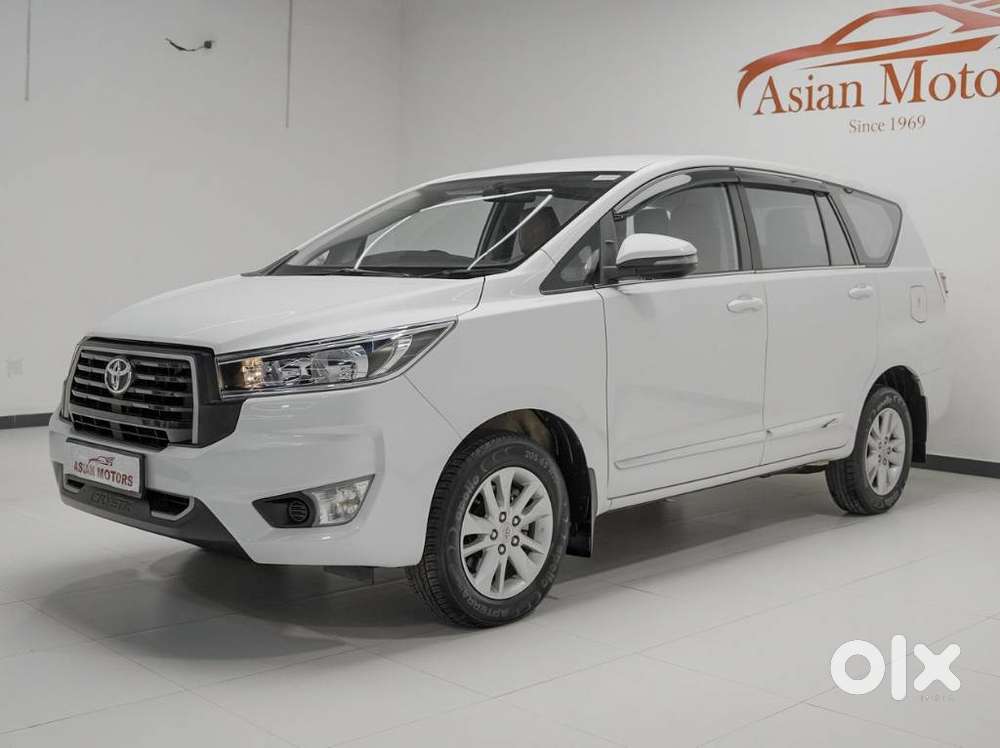 Toyota Innova Crysta 2.4 G Mt 8s, 2023, Diesel