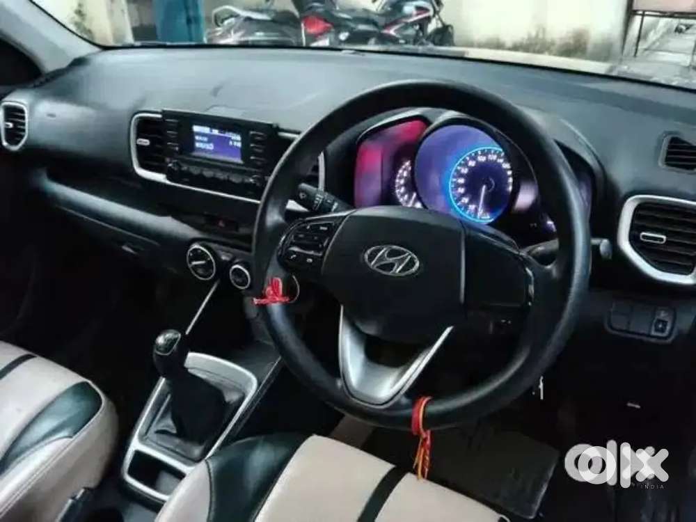 Hyundai Venue Petrol (2019)