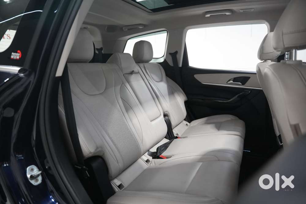 Mahindra Xuv700 2.2 Ax 7 Diesel At Luxury Pack Str, 2023, Diesel