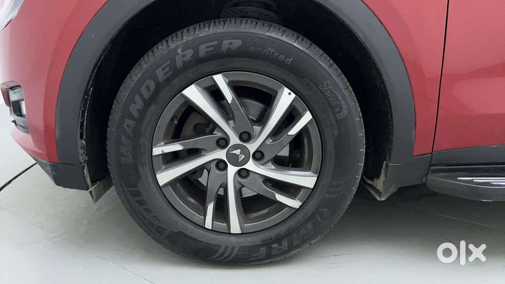 Mahindra Xuv700 2.0 Ax 5 Petrol At Str, 2022, Petrol