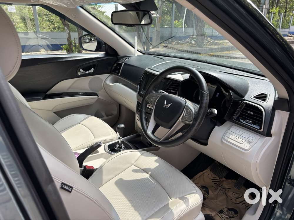 Mahindra Xuv300 W8 Option, 2023, Petrol