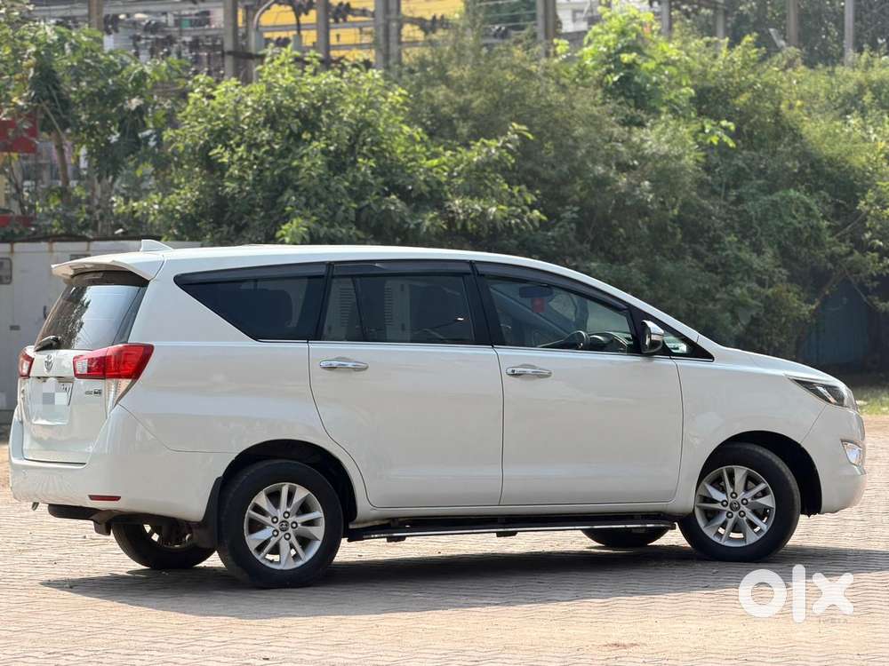 Toyota Innova Crysta 2.8z Automatic, 2017, Diesel