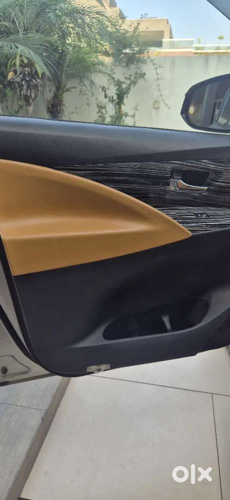 Toyota Innova Crysta 2016