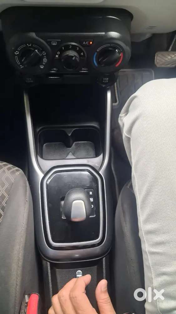 Maruti Suzuki Ignis Zeta Amt (automatic)  Silver  Low Km (~35,500 Km