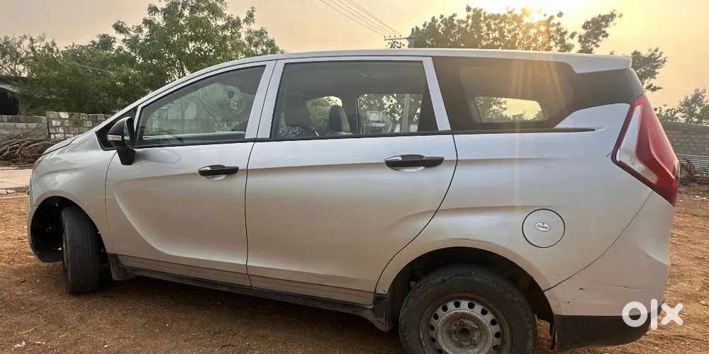 Mahindra Marazzo, 8seater