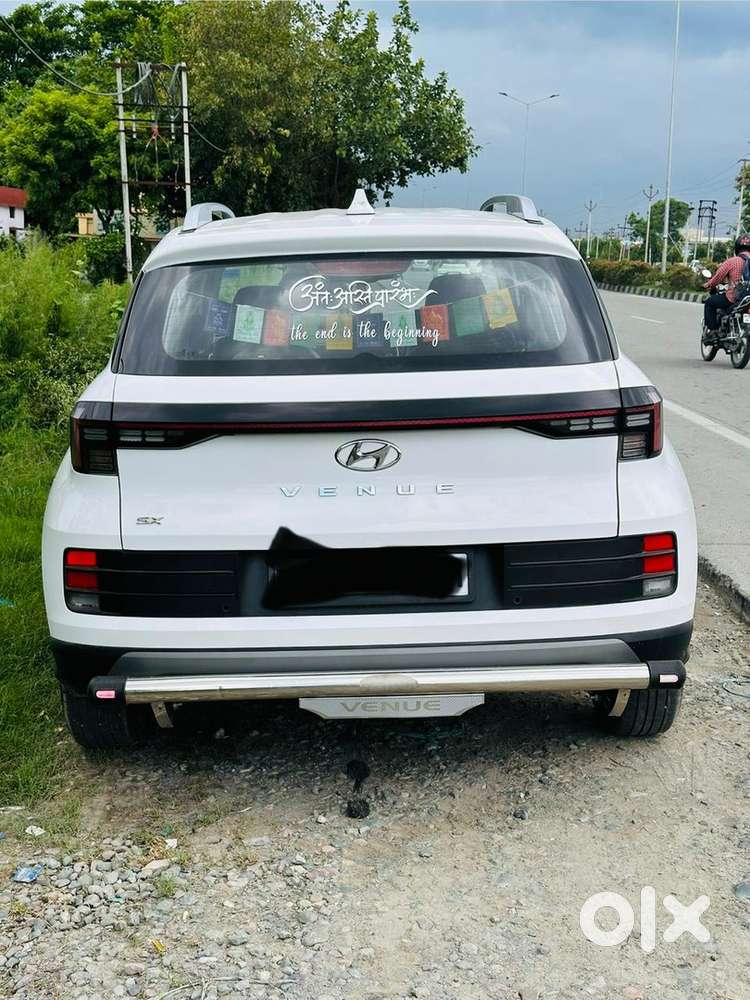 Hyundai Venue Petrol 2024