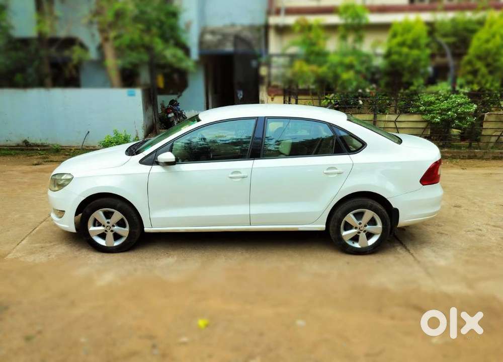 Skoda Rapid [2016-2021] 1.6 Mpi Style Plus, 2016, Petrol