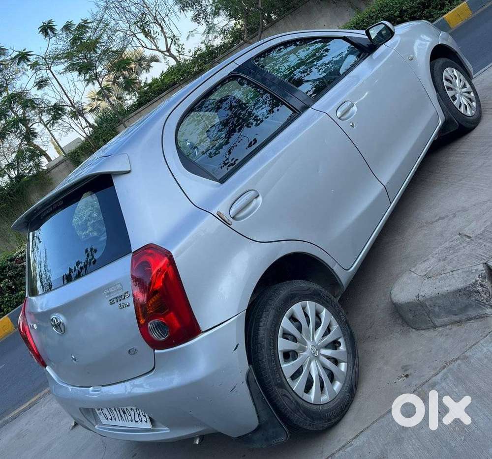 Toyota Etios Liva 2011-2012 G, 2011, Petrol
