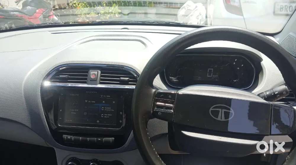 Tata Tiago 2025 Cng 11300 Km Driven