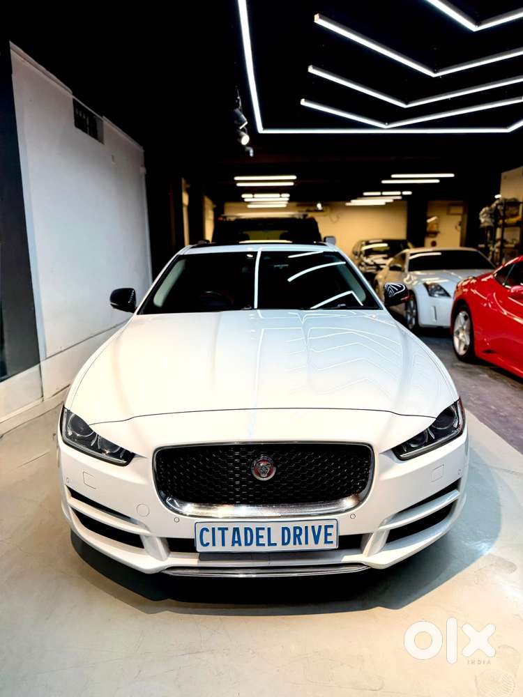 Jaguar Xe Portfolio, 2018, Petrol