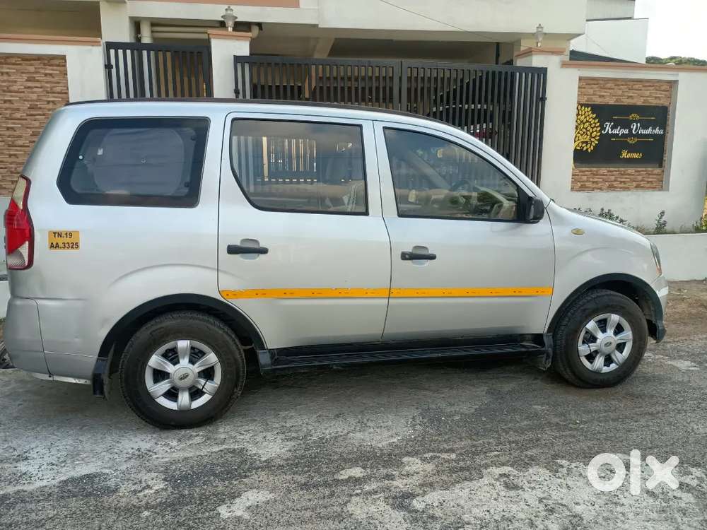 Mahindra Xylo Yellow Board 2016