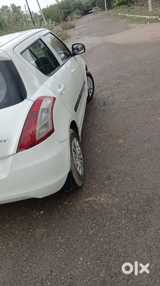 Swift Lxi 2015 1st Owner Cng On Pepar