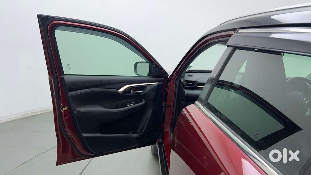 Maruti Suzuki Grand Vitara 1.5 Alpha Plus Dual Tone Intelligent Hybr..