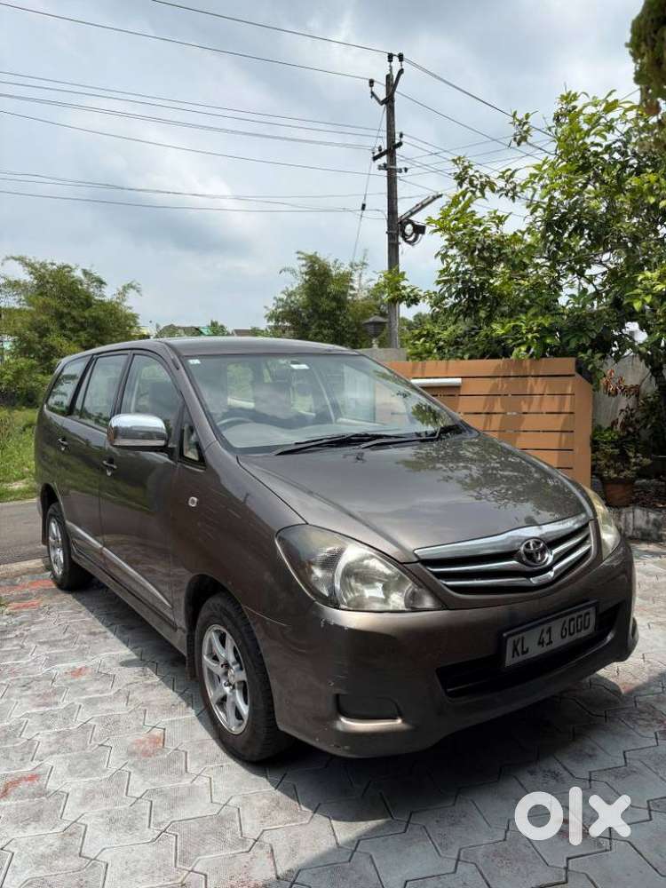 Toyota Innova 2.5 G (diesel) 7 Seater Bs Iv, 2006, Diesel