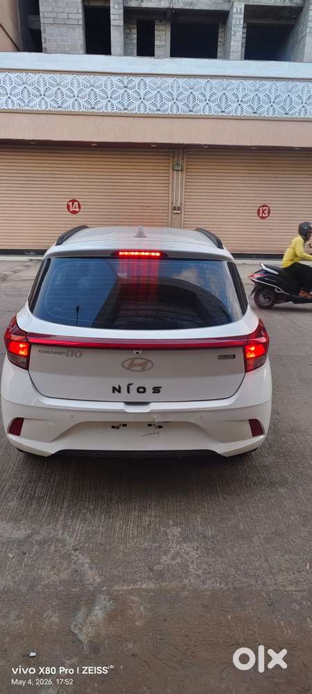 Hyundai Grand I10 Nios Sportz Mt Dual Tone, 2024, Cng & Hybrids