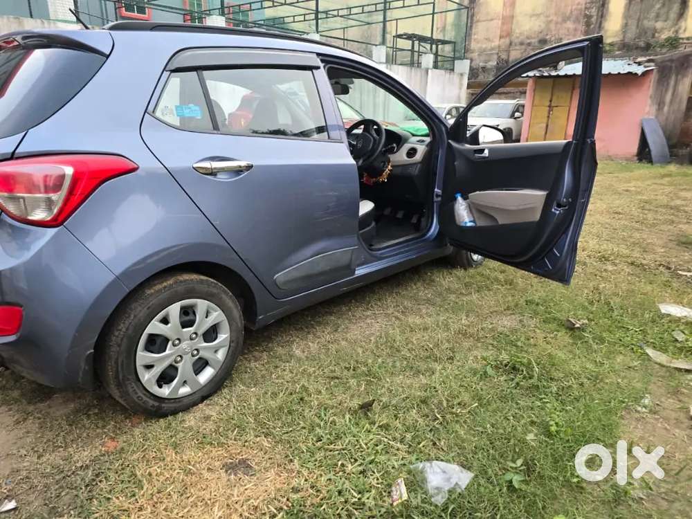 Hyundai Grand I10 2017 Petrol 30500 Km Driven