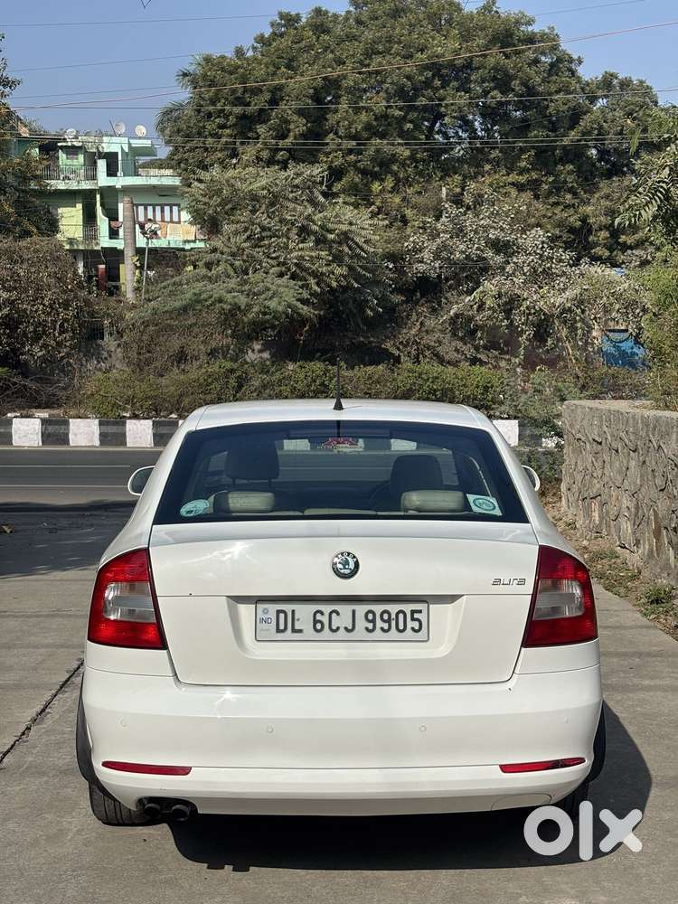 Skoda Laura 1.8 Tsi Ambition, 2011, Petrol