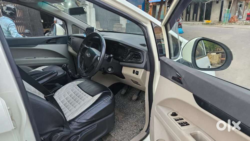 Mahindra Marazzo M4, 2019, Diesel