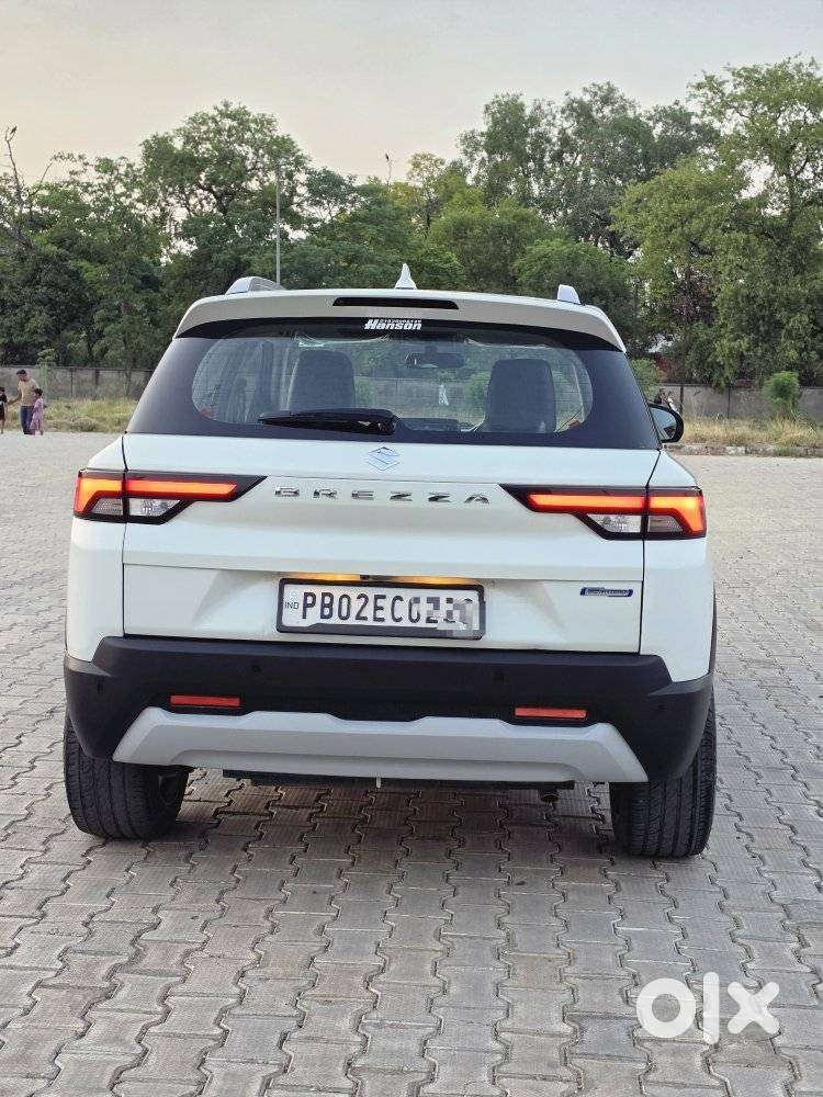 Maruti Suzuki Brezza 1.5 Zxi At Smart Hybrid, 2022, Cng & Hybrids
