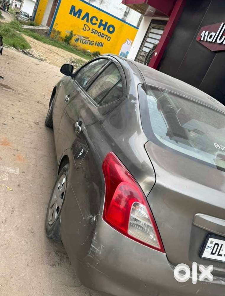 Nissan Sunny Petrol 2011 Model