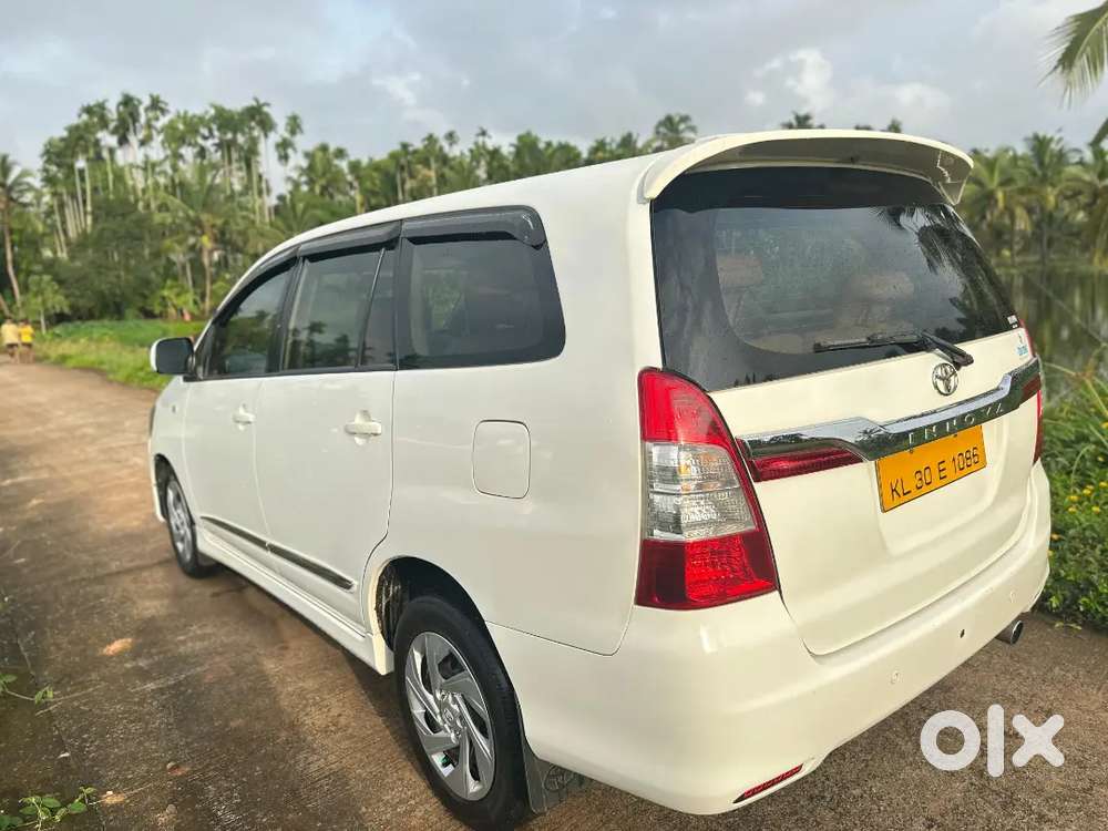 Toyota Innova 2015 Diesel Well Maintained