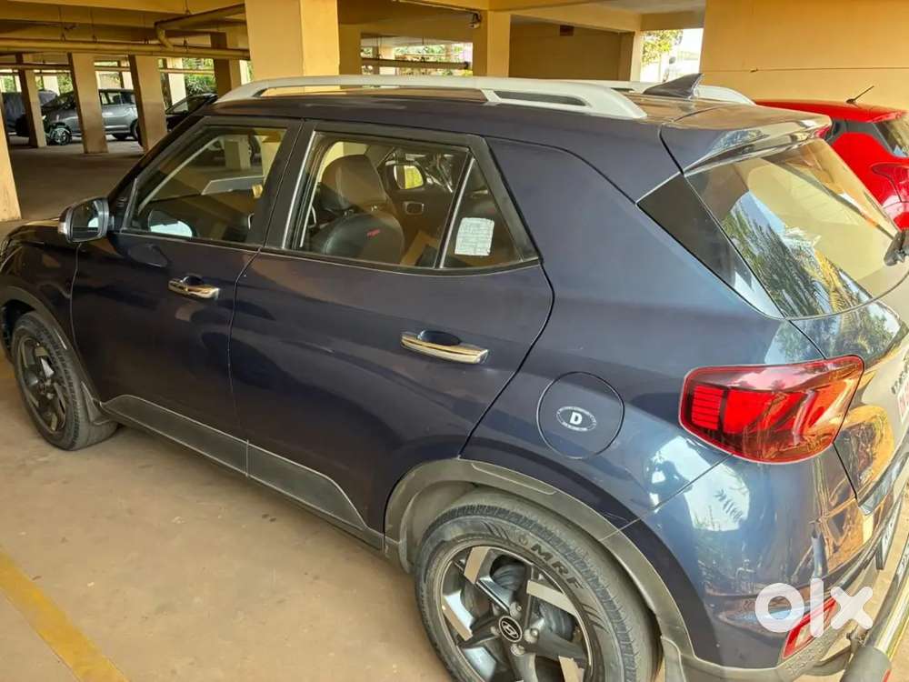 Hyundai Venue 2021 Diesel Well Maintained