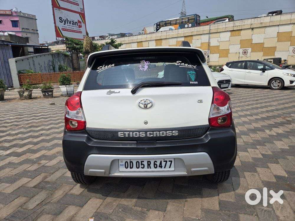 Toyota Etios Cross 1.5l V, 2016, Petrol