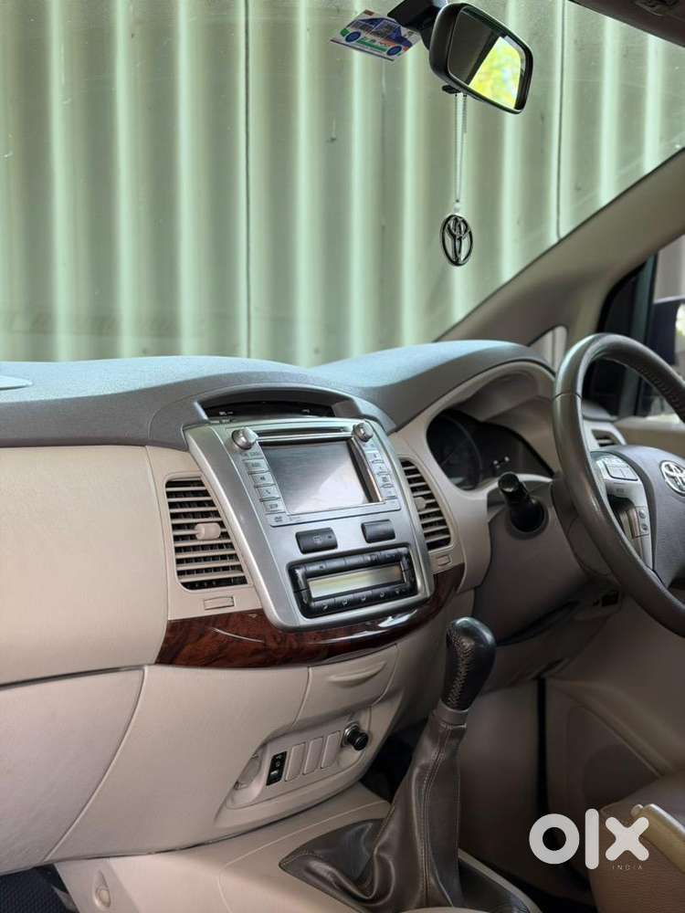Toyota Innova 2012 Diesel Well Maintained
