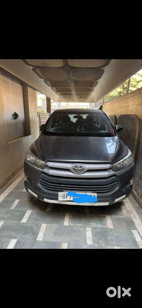 Innova Crysta 8 Seater