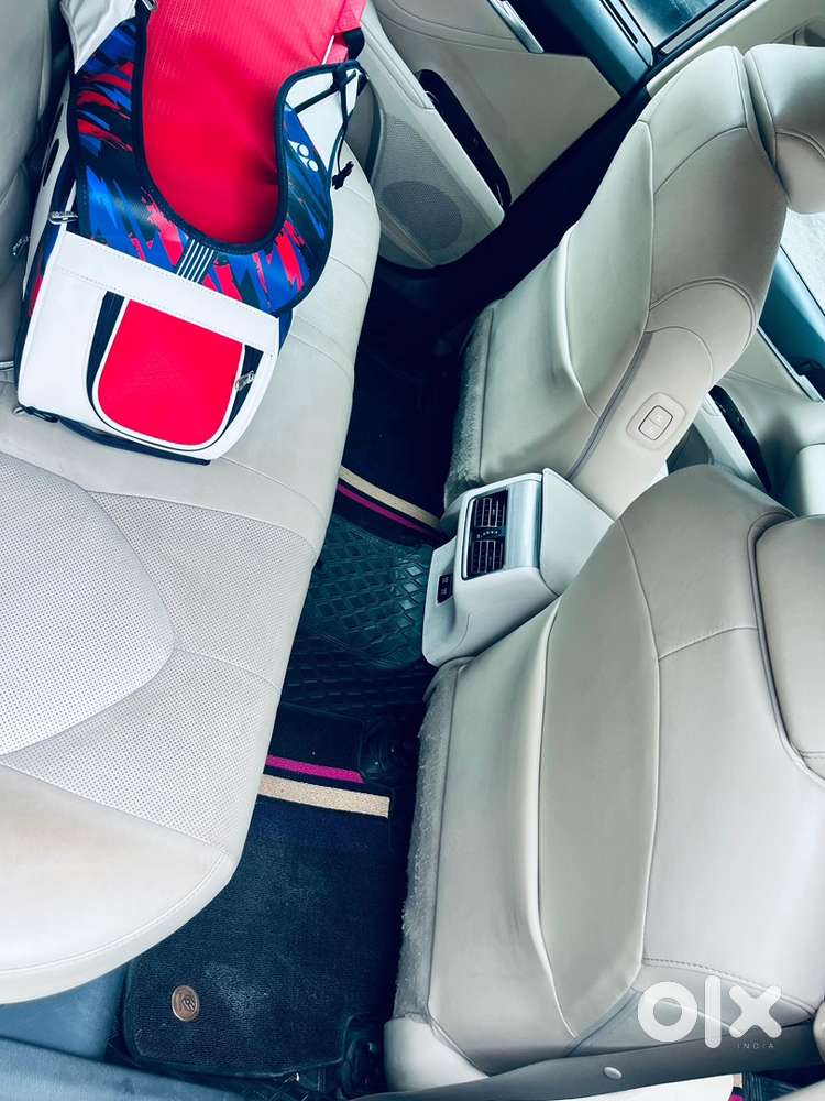 Toyota Camry Hybrid 2019 Km Driven